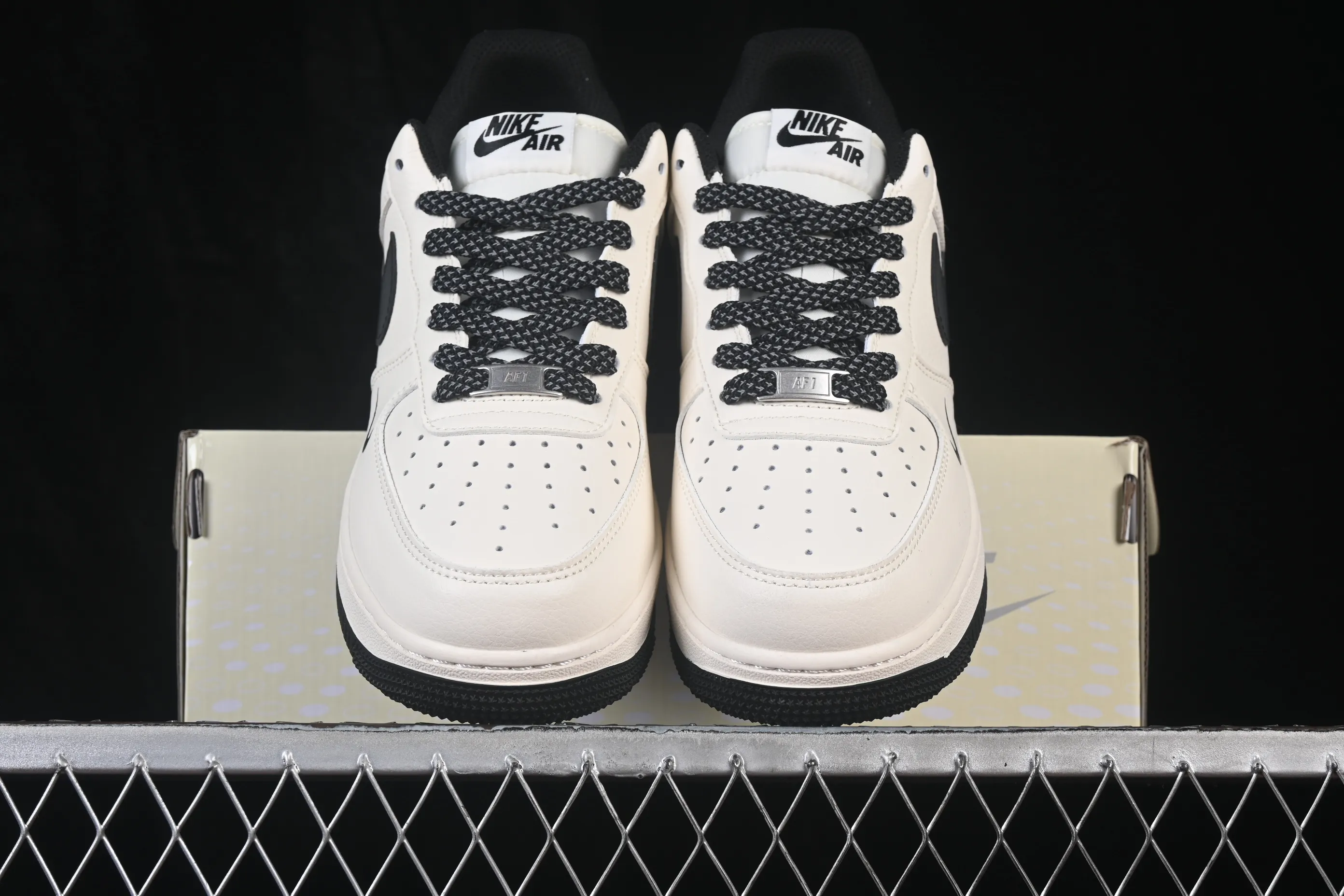 All Categories Nk Air Force 1 Air Force Series Nk Air Force 1 Low Air Force Low Nike Air Force 1'07 Low Black and White Classic Air Force One Low Casual Shoes JP8028-073